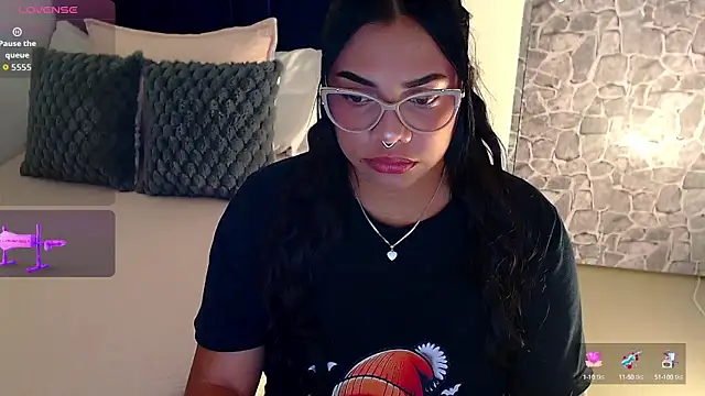 Snapshot of angela_santana_ chatting on October 2025 11:39:01 PM angela santana online show from October 2025 11:39:01 PM