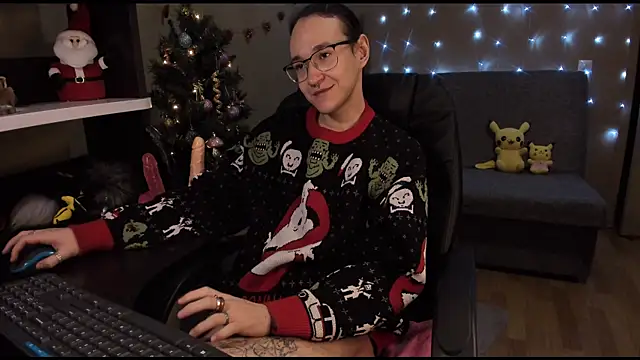 Snapshot of zackstivens chatting on December 2024 01:48:01 AM zackstivens online show from December 2024 01:48:01 AM