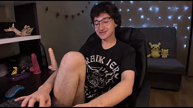 Snapshot of zackstivens chatting on January 2025 11:17:01 PM zackstivens online show from January 2025 11:17:01 PM
