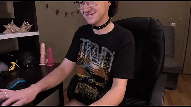Snapshot of zackstivens chatting on February 2025 01:03:02 AM zackstivens online show from February 2025 01:03:02 AM