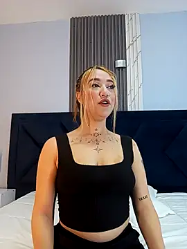 Snapshot of MollyCruz chatting on March 2025 11:39:02 AM MollyCruz online show from March 2025 11:39:02 AM