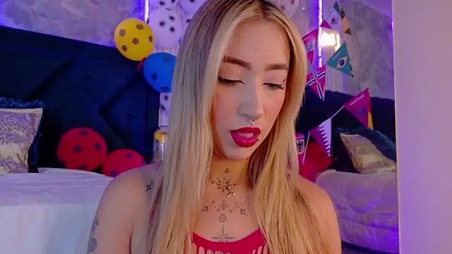 MollyCruz online show from June 2026 01:15:02 PM