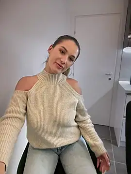 HotXMom online show from January 2025 04:46:02 PM