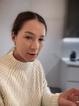 HotXMom online show from February 2025 04:37:01 AM