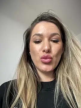 HotXMom online show from February 2025 04:46:02 AM