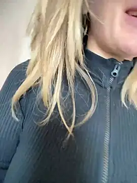 HotXMom online show from March 2025 07:41:01 AM