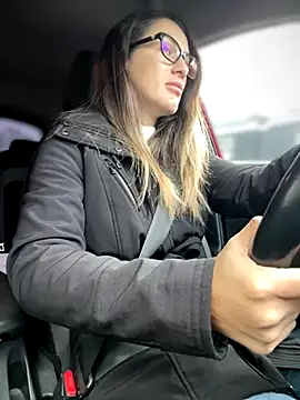 HotXMom online show from November 2025 06:51:02 AM