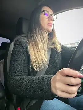 HotXMom online show from December 2025 07:01:02 AM