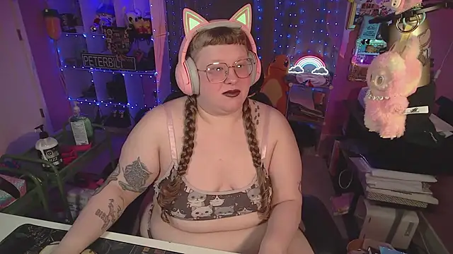 Snapshot of FatVeronica chatting on March 2026 12:08:01 PM FatVeronica online show from March 2026 12:08:01 PM