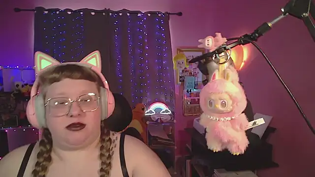 Snapshot of FatVeronica chatting on March 2026 04:11:02 PM FatVeronica online show from March 2026 04:11:02 PM