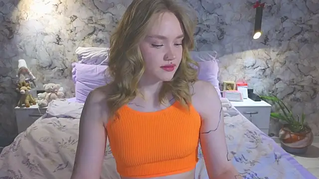 Snapshot of Aurora_Golden1 chatting on March 2026 01:43:02 AM Aurora Golden1 online show from March 2026 01:43:02 AM