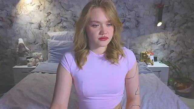 Snapshot of Aurora_Golden1 chatting on March 2026 12:50:01 AM Aurora Golden1 online show from March 2026 12:50:01 AM