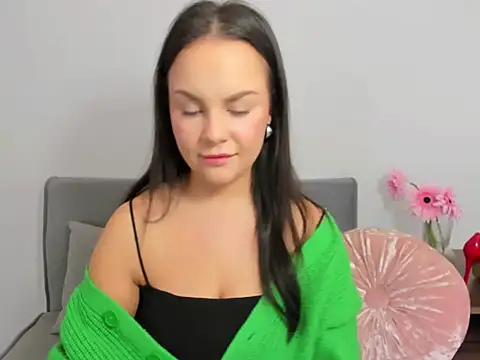 KendalNew online show from December 2024 05:10:02 PM