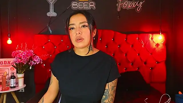 Snapshot of foxxy_nasty chatting on February 2025 09:04:02 PM foxxy nasty online show from February 2025 09:04:02 PM