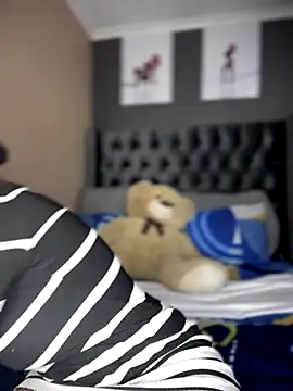 Candy-Heart online show from October 2025 03:27:01 AM