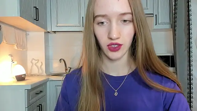 Snapshot of leslie_my_lovee chatting on October 2025 07:00:01 PM leslie my lovee online show from October 2025 07:00:01 PM