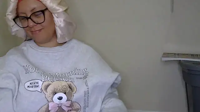 Paisleehaze online show from November 2025 07:28:01 PM