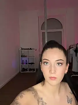 Snapshot of Sugarlina chatting on February 2025 10:31:02 PM Sugarlina online show from February 2025 10:31:02 PM