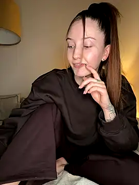 Snapshot of Sugarlina chatting on December 2025 11:10:02 PM Sugarlina online show from December 2025 11:10:02 PM