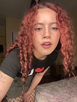 frikigyal online show from December 2025 12:05:01 AM