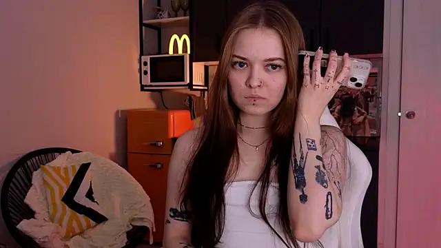 Snapshot of doll_lol_ chatting on December 2025 05:41:02 PM doll lol online show from December 2025 05:41:02 PM