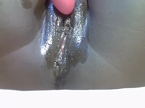 Snapshot of Liza331 chatting on November 2025 02:03:02 AM Liza331 online show from November 2025 02:03:02 AM