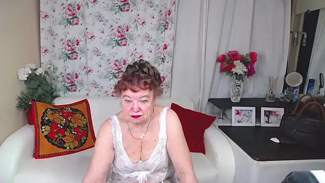 Snapshot of YourHotGranny chatting on March 2026 10:43:01 AM YourHotGranny online show from March 2026 10:43:01 AM
