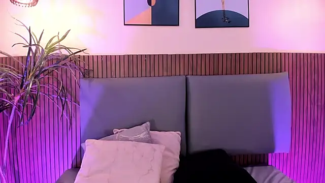 NicolleeEvanss online show from January 2026 12:43:02 PM