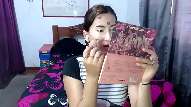 LadyMilk003 online show from October 2025 03:20:01 PM