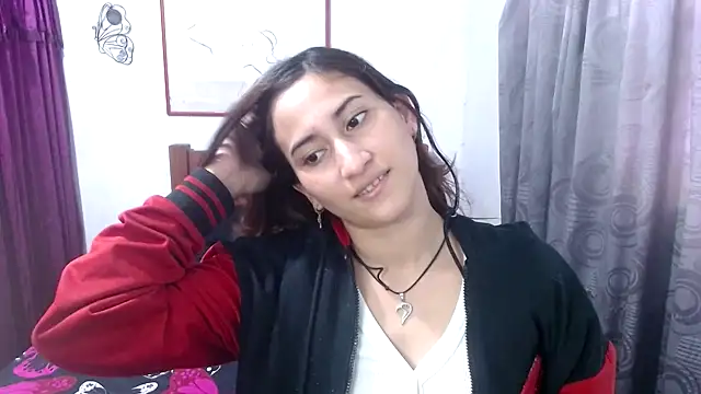 LadyMilk003 online show from October 2025 05:25:01 PM