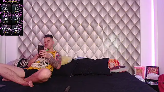 Snapshot of CoupleSwingerLatin chatting on February 2026 02:37:02 PM CoupleSwingerLatin online show from February 2026 02:37:02 PM