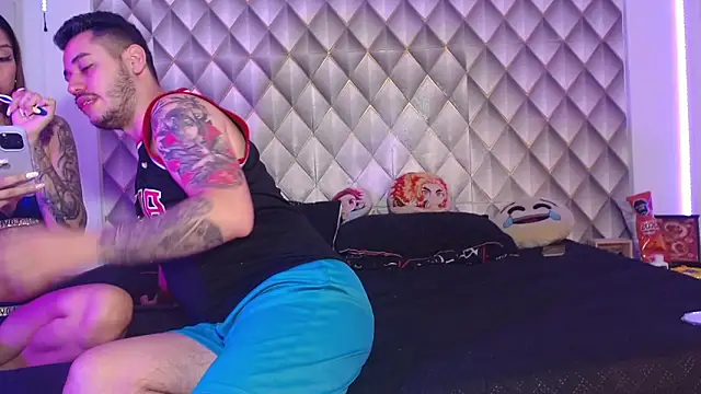 Snapshot of CoupleSwingerLatin chatting on March 2026 06:02:02 AM CoupleSwingerLatin online show from March 2026 06:02:02 AM