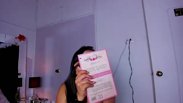 Snapshot of Miaa_Garcia chatting on December 2024 09:04:02 PM Miaa Garcia online show from December 2024 09:04:02 PM