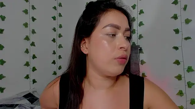 Snapshot of Miaa_Garcia chatting on April 2026 10:05:01 PM Miaa Garcia online show from April 2026 10:05:01 PM
