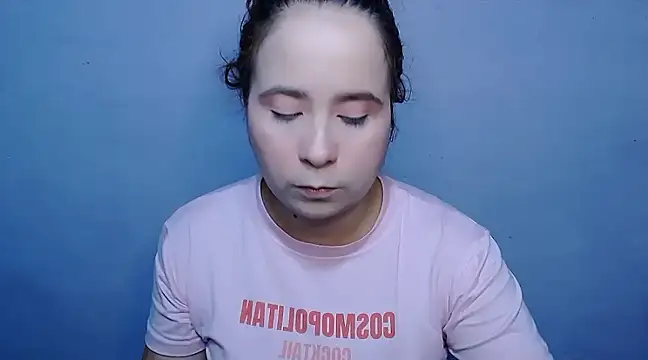 Snapshot of SubLayla01 chatting on December 2024 06:28:01 PM SubLayla01 online show from December 2024 06:28:01 PM