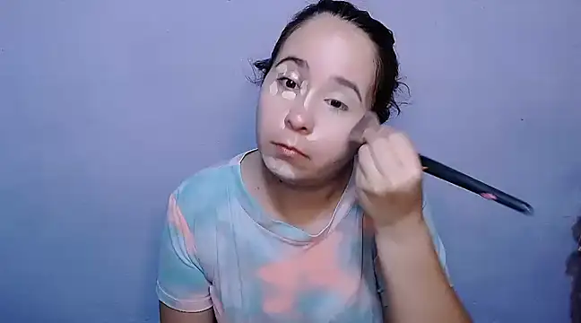 Snapshot of SubLayla01 chatting on December 2024 05:48:01 PM SubLayla01 online show from December 2024 05:48:01 PM