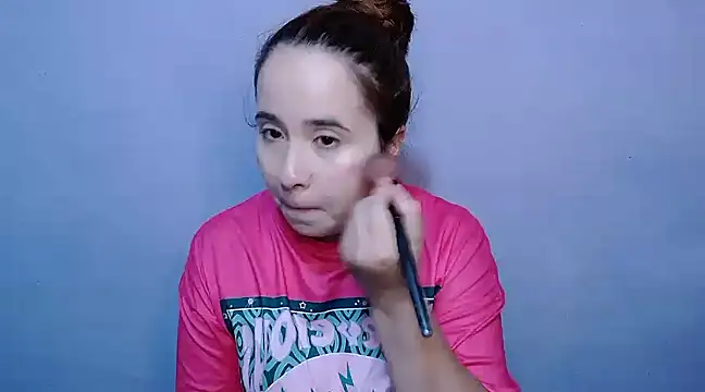 Snapshot of SubLayla01 chatting on January 2025 05:12:02 PM SubLayla01 online show from January 2025 05:12:02 PM