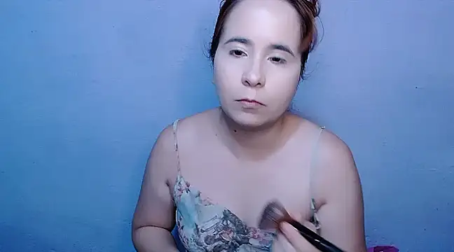 Snapshot of SubLayla01 chatting on January 2025 05:48:01 PM SubLayla01 online show from January 2025 05:48:01 PM