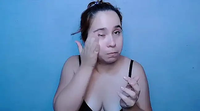 Snapshot of SubLayla01 chatting on March 2025 05:50:01 PM SubLayla01 online show from March 2025 05:50:01 PM