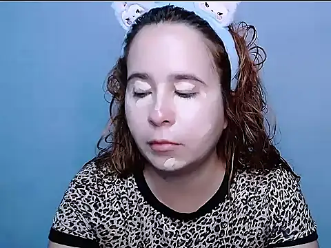 Snapshot of SubLayla01 chatting on September 2025 06:21:01 PM SubLayla01 online show from September 2025 06:21:01 PM