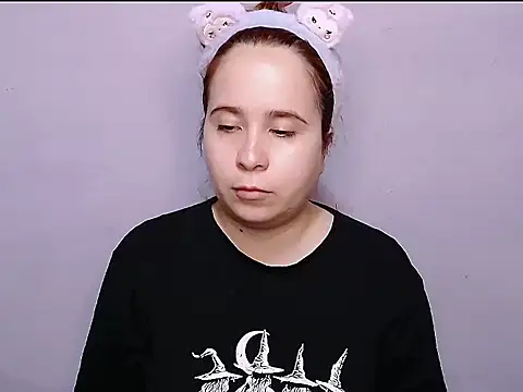 Snapshot of SubLayla01 chatting on October 2025 05:09:02 PM SubLayla01 online show from October 2025 05:09:02 PM