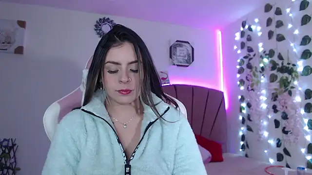 Snapshot of GabyVandriel chatting on December 2024 01:53:02 PM GabyVandriel online show from December 2024 01:53:02 PM