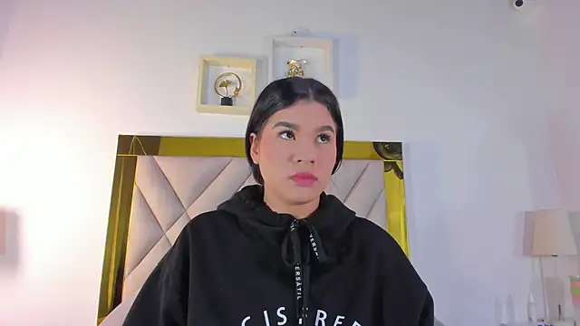 nicole grace0 online show from September 2025 12:06:01 PM