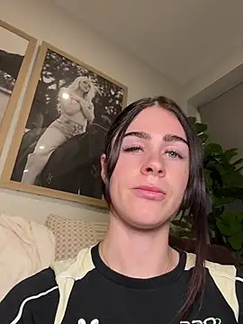 aus queen online show from May 2026 10:04:01 PM