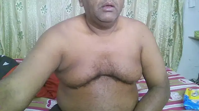 Snapshot of Beargryzzly chatting on December 2024 03:45:02 AM Beargryzzly online show from December 2024 03:45:02 AM