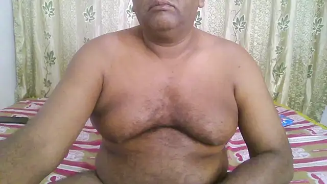 Snapshot of Beargryzzly chatting on December 2024 06:21:02 AM Beargryzzly online show from December 2024 06:21:02 AM