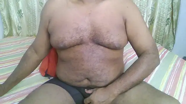 Snapshot of Beargryzzly chatting on December 2024 01:39:02 AM Beargryzzly online show from December 2024 01:39:02 AM