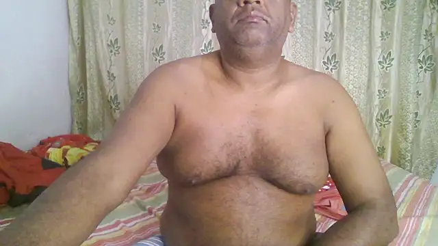 Snapshot of Beargryzzly chatting on January 2025 11:43:02 AM Beargryzzly online show from January 2025 11:43:02 AM