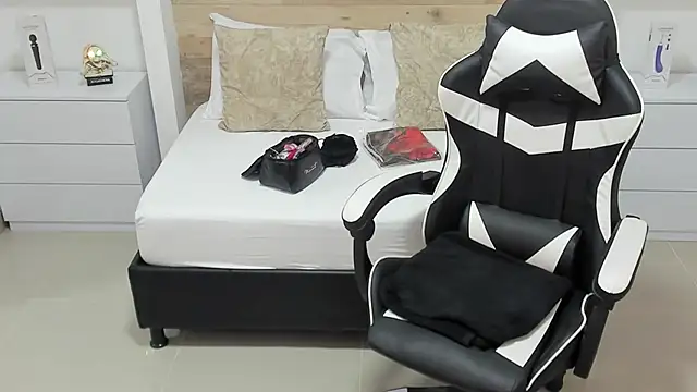 candy summer28 online show from October 2025 07:25:02 PM