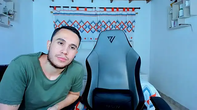 Snapshot of xxx_sweet_couple_ chatting on December 2024 04:56:02 AM xxx sweet couple  online show from December 2024 04:56:02 AM